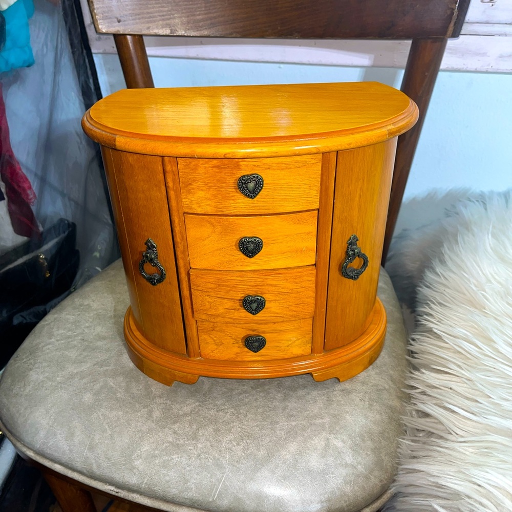 Mele wood jewelry chest